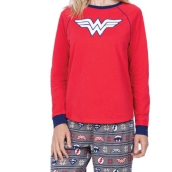 Wonder Woman Pajamas - Picture 1 of 7